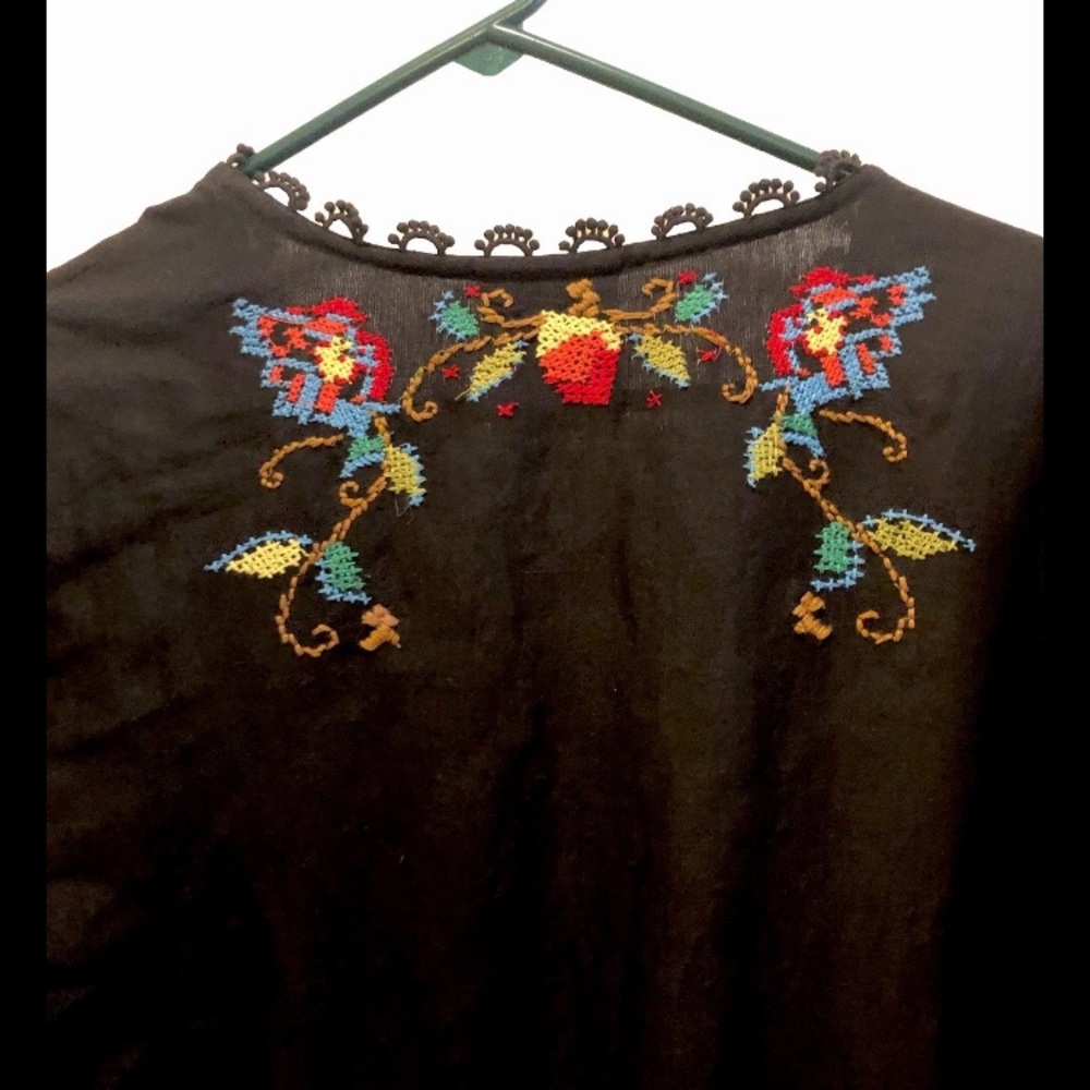 FARM Rio Dress Midi NWT Black Linen XL Cross Stitch Embroidery Puff Sleeve Vee - Picture 8 of 16